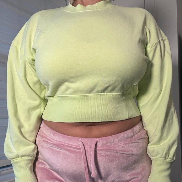 wild fable Tops - WILD FABLE CROPPED SWEATSHIRT